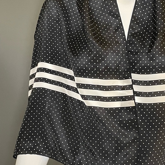 Vintage Echo Silk Scarf Black White Polka Dot 15 In by 47 In Excellent Condition - Picture 4 of 6